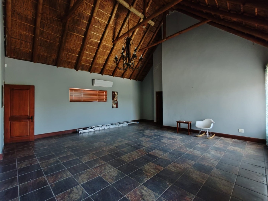 5 Bedroom Property for Sale in Boschenvaal River Front Lodges Free State